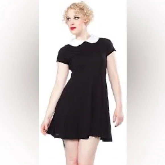 Disturbia Addams Dress in black and white - Picture 4 of 6